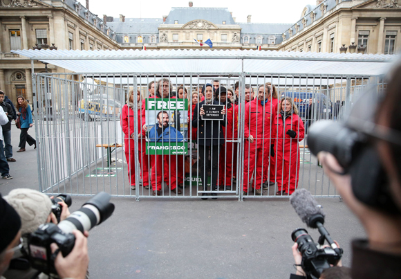 Marion Cotillard aux côtés des militants Greenpeace