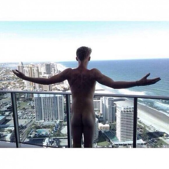 Les fesses de Cody Simpson sur Instagram se font censurer