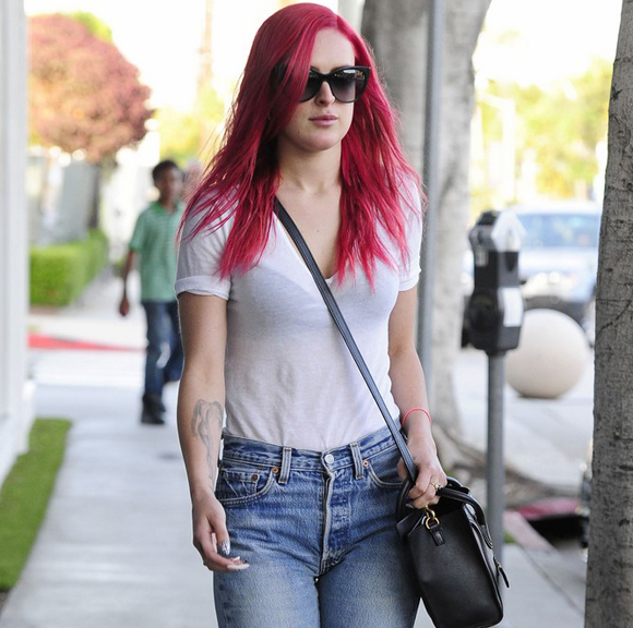 Les cheveux roses de Rumer Willis - HOT or NOT