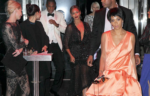 Solange Knowles aurait agressé Jay Z dans l'ascenseur du Met Gala à cause de Rihanna