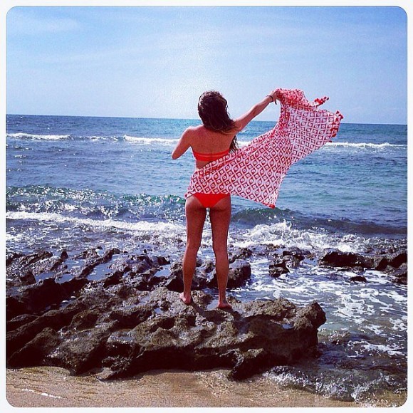Lea-Michele-Hawaiian-Vacation-Instagram-Pictures