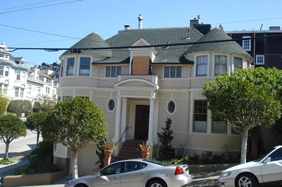Quelqu'un a essayé de faire brûler la maison de Mrs. Doubtfire à San Francisco en Californie 