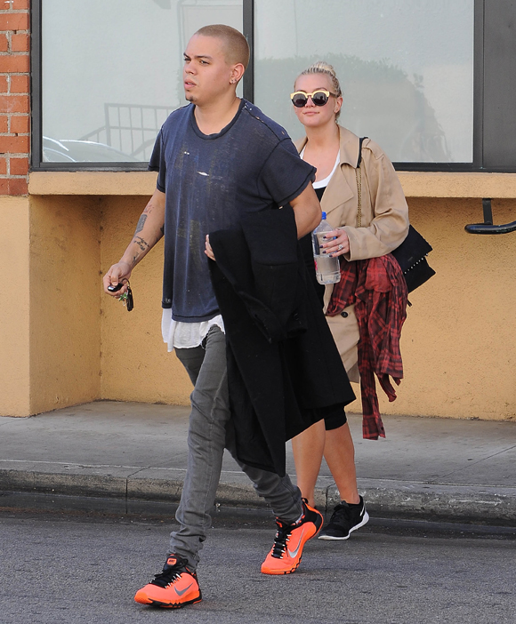 Le baby bump d'Ashlee Simpson au Mexique