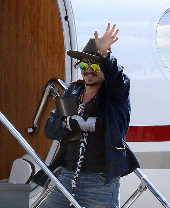 Johnny Depp blessé sur le tournage de Pirates of the Caribbean: Dead Men Tell No Tales.