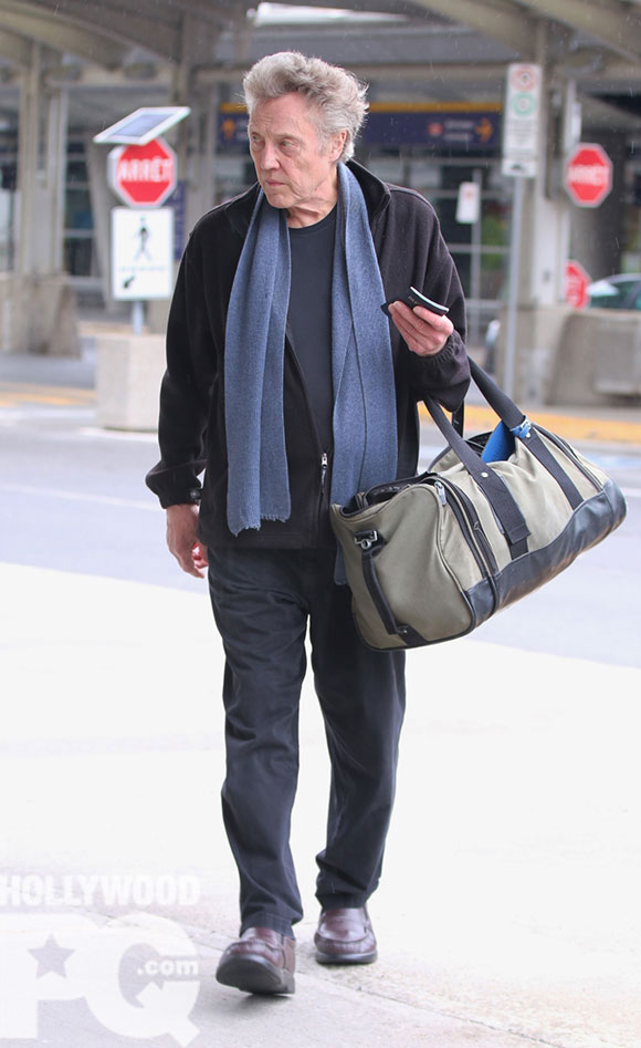 Christopher Walken arrive à l'aéroport de Montréal - SPOTTED