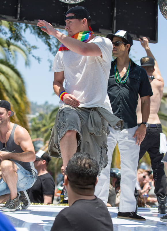 Channing Tatum et les boys de Magic Mike à la gaypride de Los Angeles 