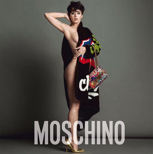 Katy Perry nue pour Moschino.