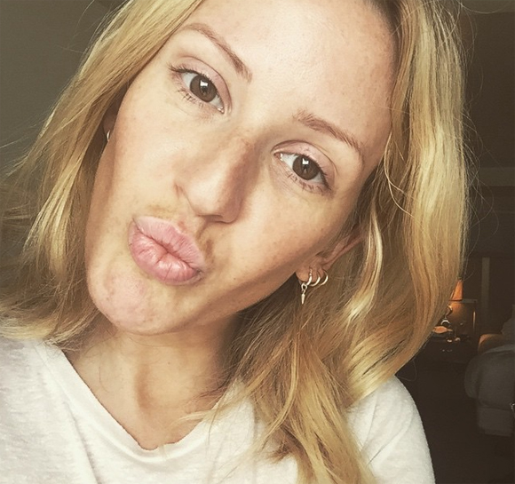 WTF: Ellie Goulding se fait critiquer pour un selfie au naturel