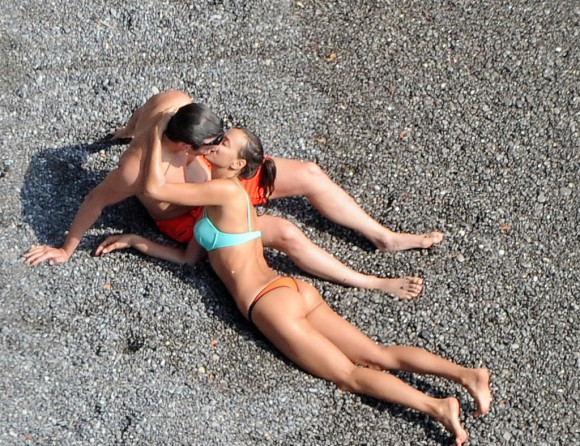 HOT: Bradley Cooper et Irina Shayk s'embrassent en Italie