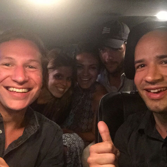 Un chauffeur d'Uber méga chanceux donne un lift à Mila Kunis, Ashton Kutcher et princesse Beatrice