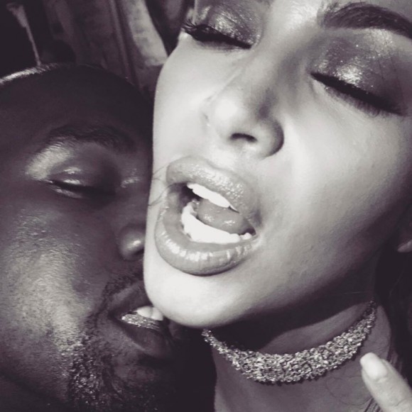 Kim kardashian s'explique sur ses photos osées avec Kanye West