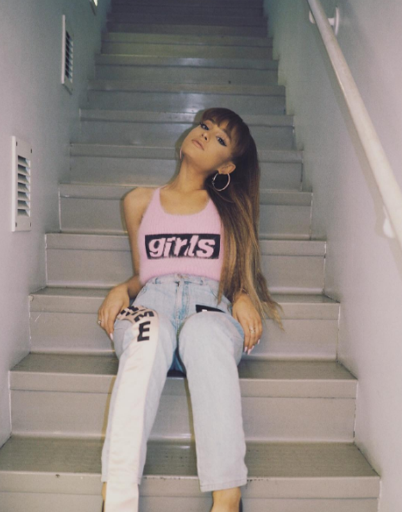 Ariana Grande confirme sa relation avec Mac Miller