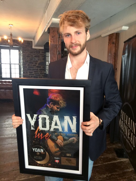 Le DVD Yoan Live au Centre Vidéotron certifié Or.