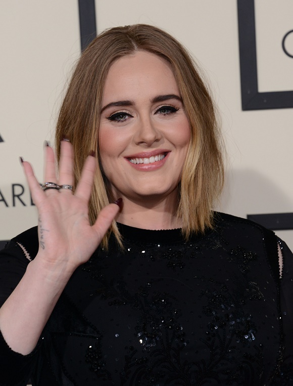 Adele annonce en concert qu'elle souhaite avoir un autre enfant