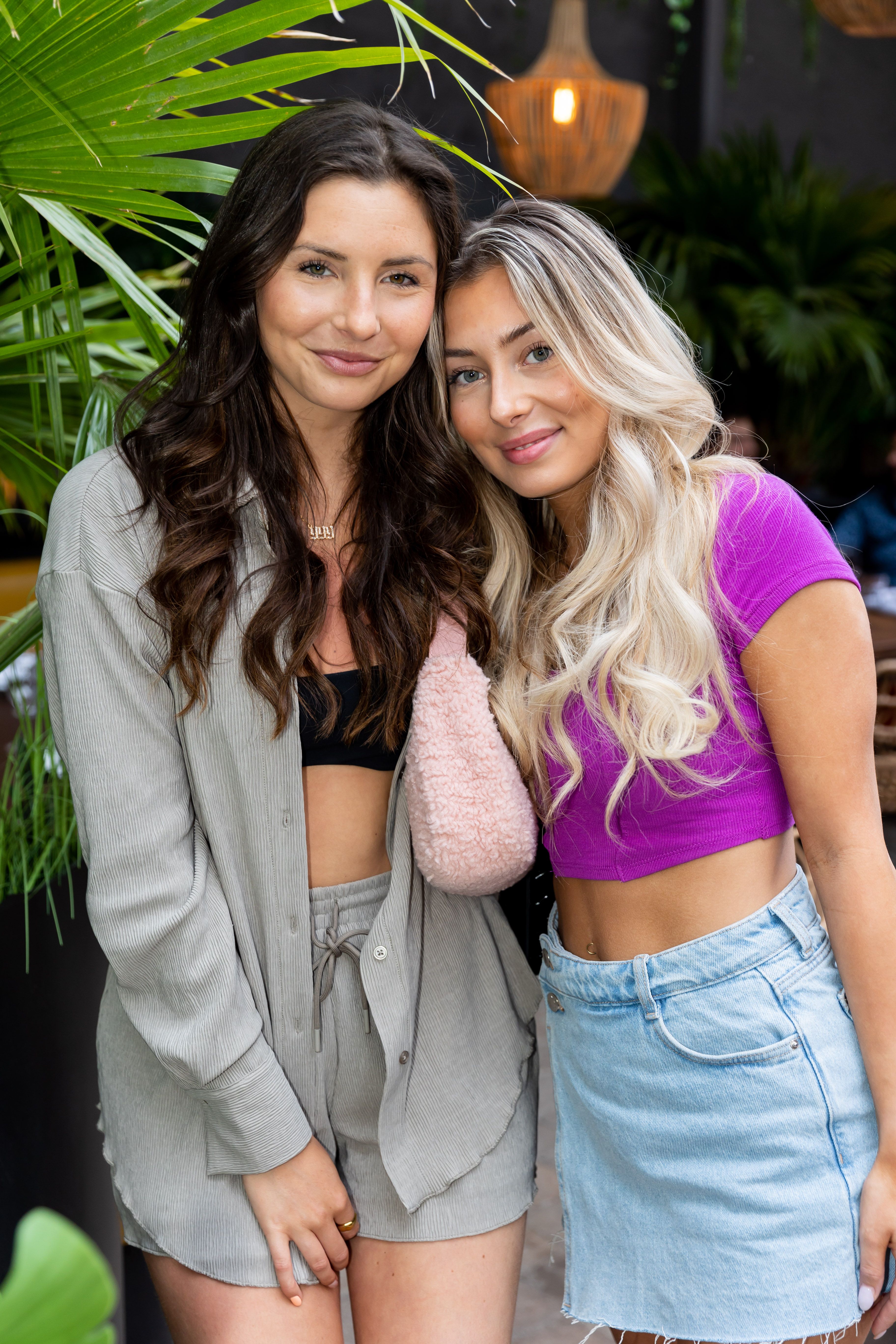 Sabrina et invitée