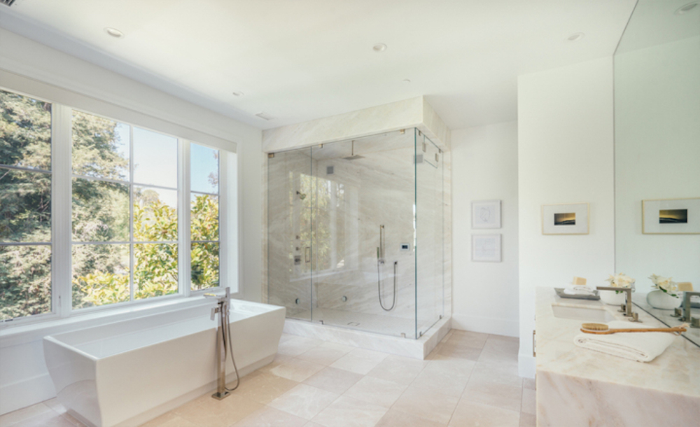La salle de bain principale