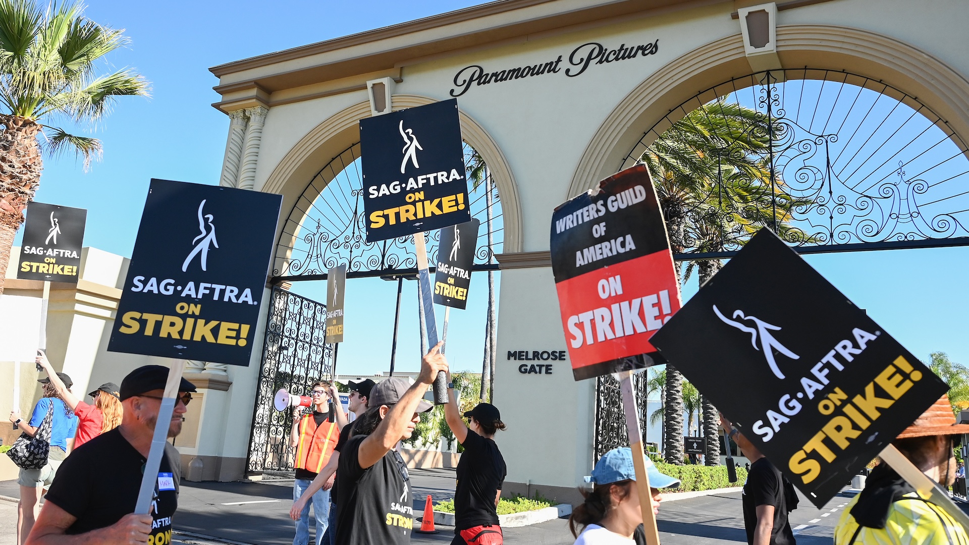 Juillet - Screen Actors Guild et Writers Guild of America