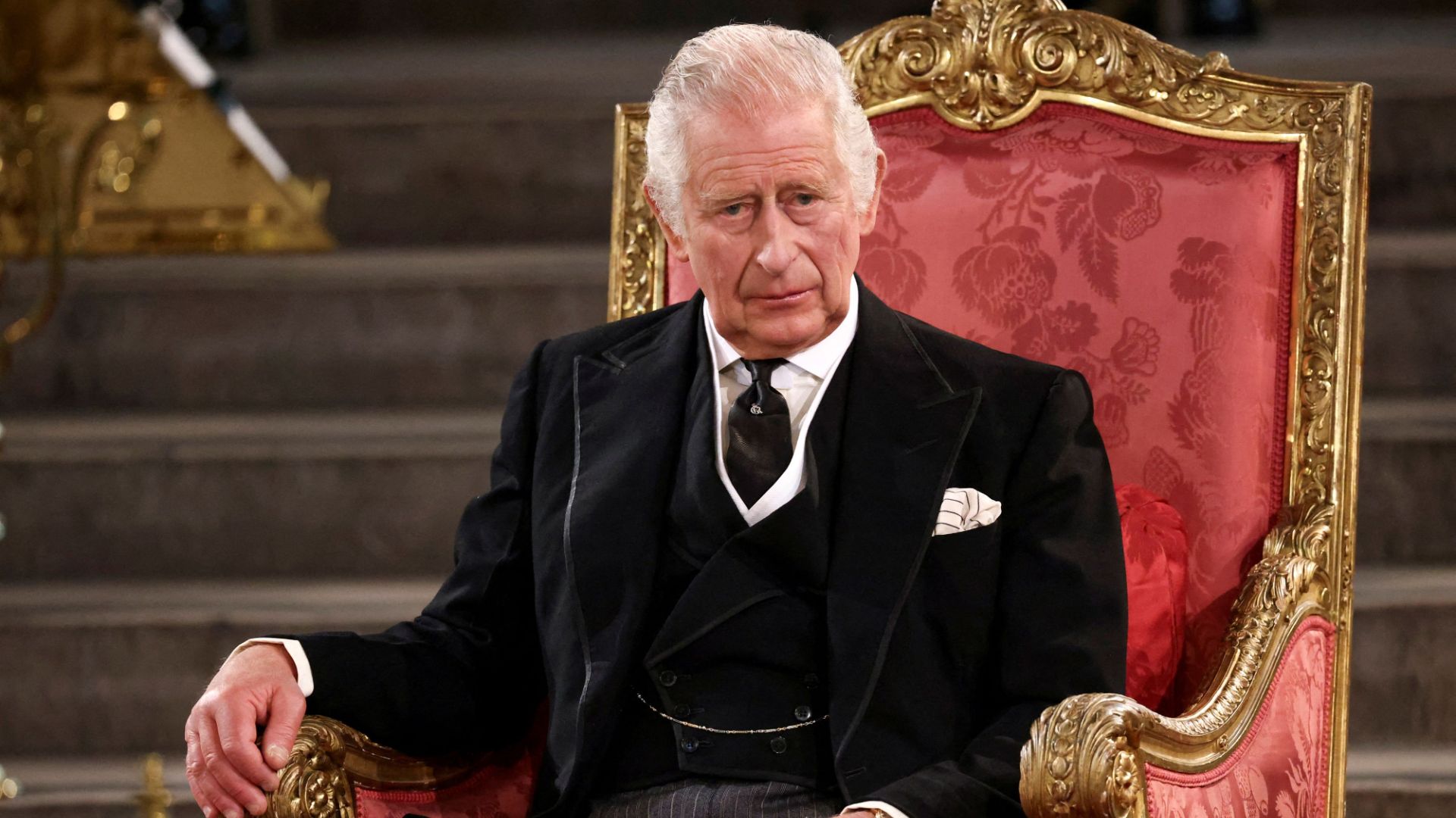 Le diagnostic de cancer de Charles secoue l'Angleterre